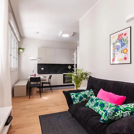 Youhosty - Zanella 68 Apartman *
